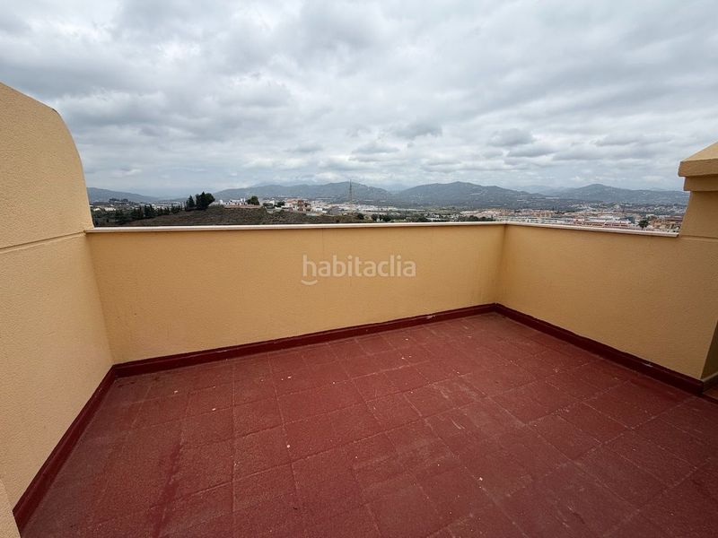 Foto f9fa25d6-4fff-45ac-80cf-d3b9d0e766c4. Dúplex amb piscina a Viña Málaga Torre del Mar