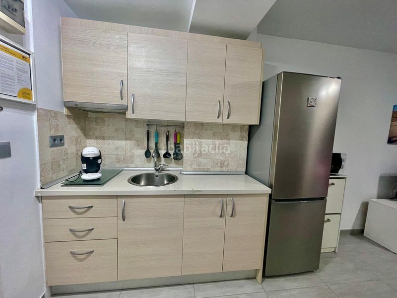 Foto d1f3f312-b64d-4369-81f8-c738c8a5ee13. Estudi amb piscina a Centro Torre del Mar
