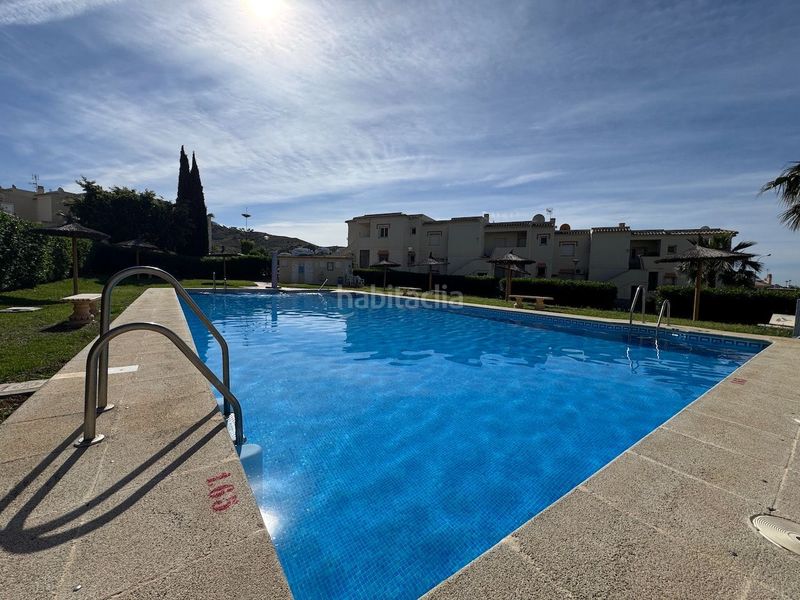 Foto f7dc2c64-8d79-40f4-9c43-732db324f141. Pis amb calefacció piscina a Torrox park Torrox