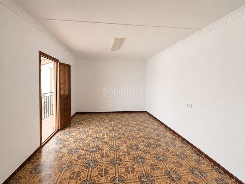 Foto c434b825-f7b7-4b67-bab5-d3107832223d. Casa adossada a Arenas