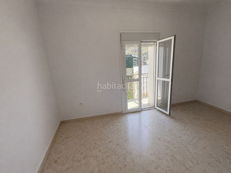 Foto eb1376f9-8ebc-4247-8d35-03de0edd0d18. Casa adossada a Arenas