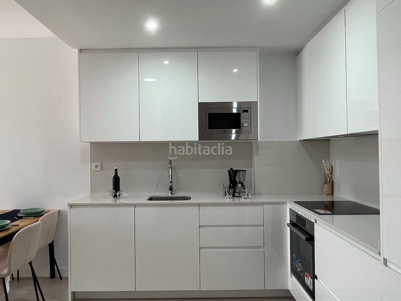 Foto c208fc28-8a7e-4b64-90cd-0349577e9be7. Alquiler piso en calle yerbabuena 9 piso practicamente a estrenar en Algarrobo Costa