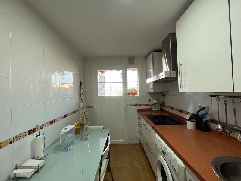 Foto 00cd578e-95bc-4a55-abbe-c1b2f1b7d6b6. Reihenhaus in avenida amatista 17 in Almayate Bajo