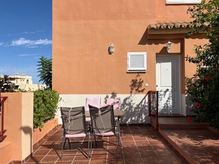Maison jumelée  Avenida amatista 17. Chalet adosado en esquina en residencial prviado