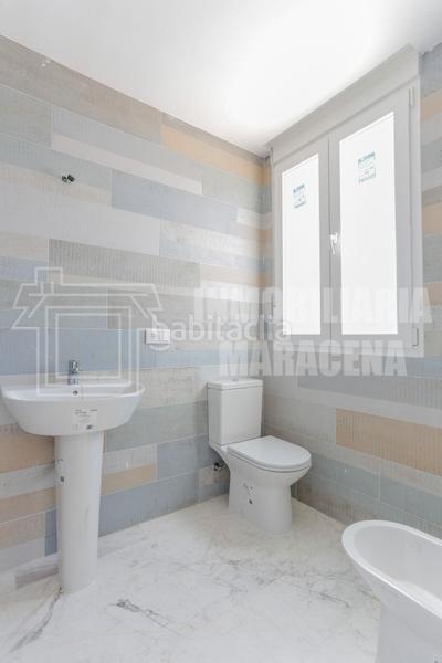 Foto 156e54c3-72f0-4c58-b36f-34558e015c88. Maison jumelée avec parking dans Láchar