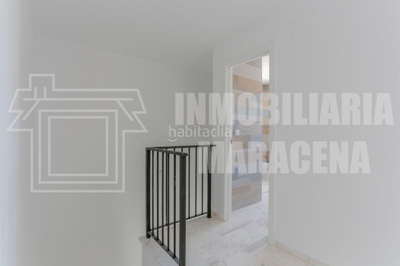 Foto ae7e3981-142a-4bf6-a05f-d8439a3efd4b. Maison jumelée avec parking dans Láchar