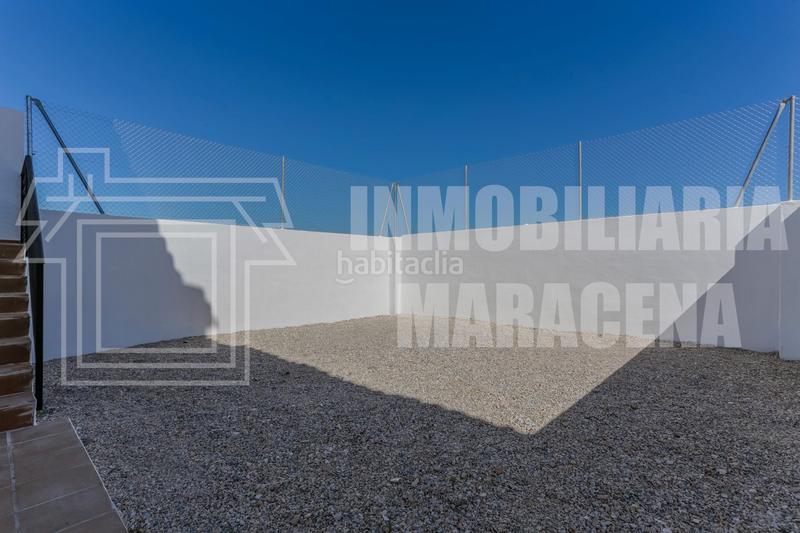 Foto db764b14-ca2e-416b-83b5-c90e98e3abd8. Maison jumelée avec parking dans Láchar