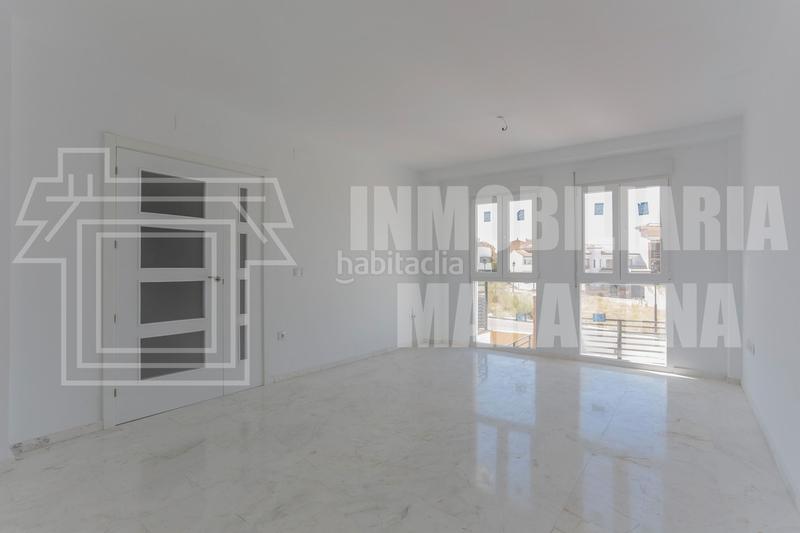 Foto eb094083-b9ad-44b6-9618-e96e8a6accb3. Maison jumelée avec parking dans Láchar