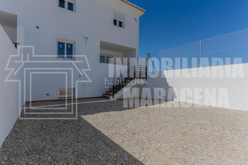 Foto f859e8f4-7599-4387-adbe-6539a9d0bde5. Maison jumelée avec parking dans Láchar