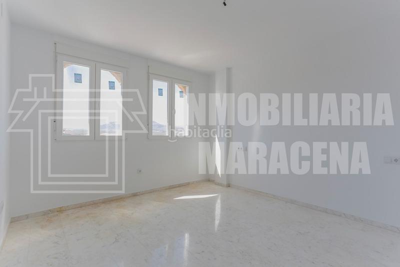 Foto fbcda5c6-07d1-479e-b31c-3a48220fcb05. Maison jumelée avec parking dans Láchar