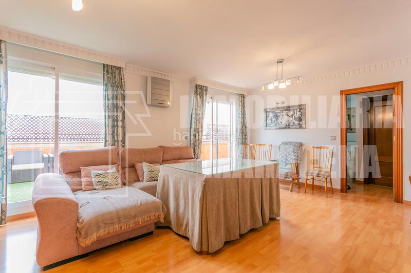 Foto 37a7ba2f-c3ba-4b93-85a3-8671be9dde3b. Ático en calle san cristóbal 1a atico , en venta en Maracena