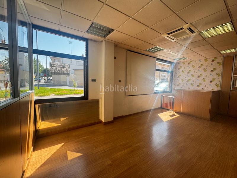 Foto 7ecef002-a495-4a93-b16a-e2cd0c6d57b2. Rent business premise in avenida los claveles 5 in Maracena