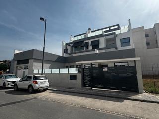 Lloguer Aparcament cotxe a Calle atlantida 2. Plaza de aparcamiento con trastero en maracena