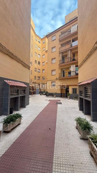 Foto 3718f75a-c308-4e3b-a142-e9696a6bfe30. Miete etagenwohnung in calle agustina de aragón 23 in Granada