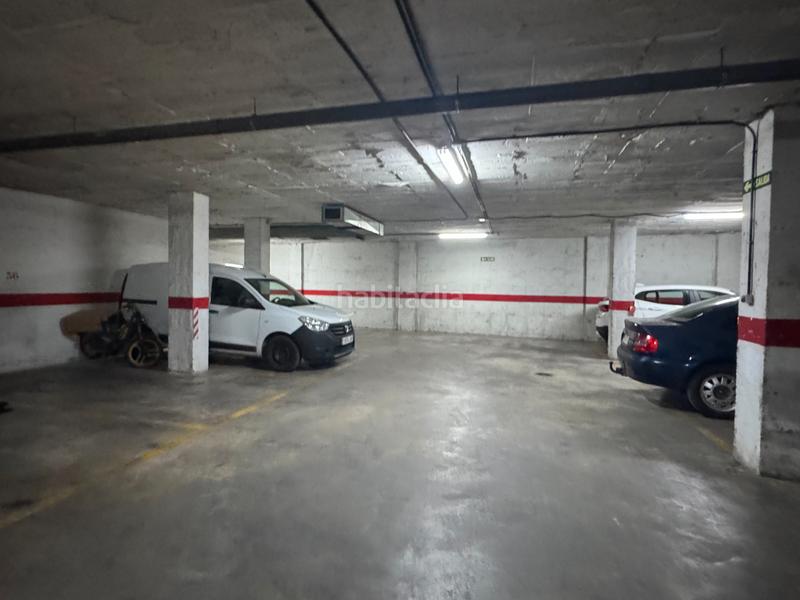 Foto 2564df65-dbc0-48b4-95ee-09a6a8bc7685. Autoparkplatz in calle joaquín blume 4 in Maracena