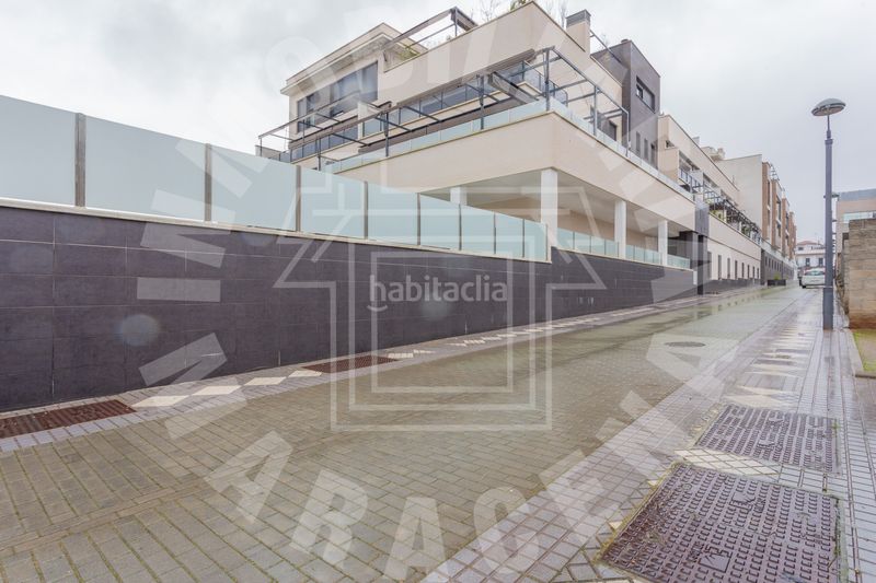 Foto 22080dce-1a4f-4cc3-a873-eaef461e5f7e. Estudio en calle pais de nunca jamas 8 estudio profesional en venta, en Maracena