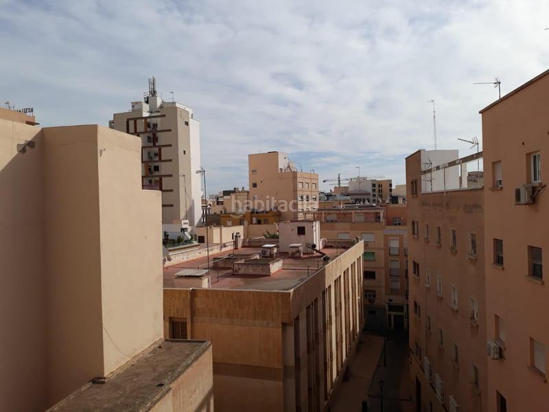 Foto ce41507c-3ad4-4a7f-8592-14a45fe81bc6. Piso en calle de navarro daráx 15 la diferencia la marcas, tu! venta de piso duplex, en el Centro de almeria en Almería