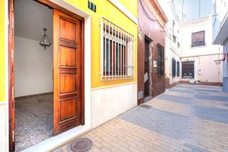 Casa  Calle pato. Bajada de precio!! alta rentabilidad en el corazn de almera! v