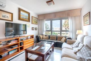A tre livelli  Calle lago sanabria. Triplex adosado  buhardilla en nueva almeria con vistas al mar y