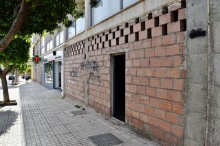 Local Comercial a Calle profesor tierno galván. Local comercial en basto, en huércal de almería
