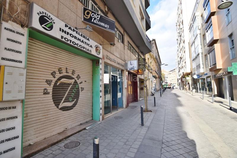 Foto bcec7d32-d1bd-4e66-bb14-08723bc948f5. Location local commercial dans calle juan lirola 25 dans Almería
