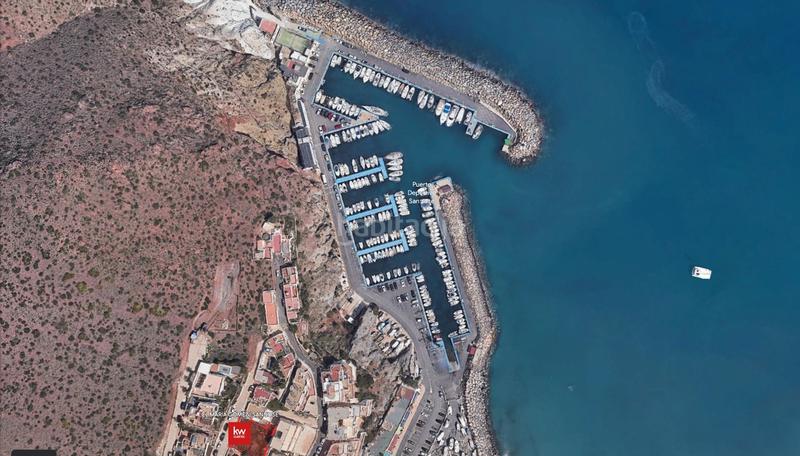 Foto 078d2e94-fd44-4dfc-9ad3-c9e41f1a57f8. Terreno residencial en calle calle maría gómez lujo urbano en el mar de San José parcela y proyecto básico en Níjar