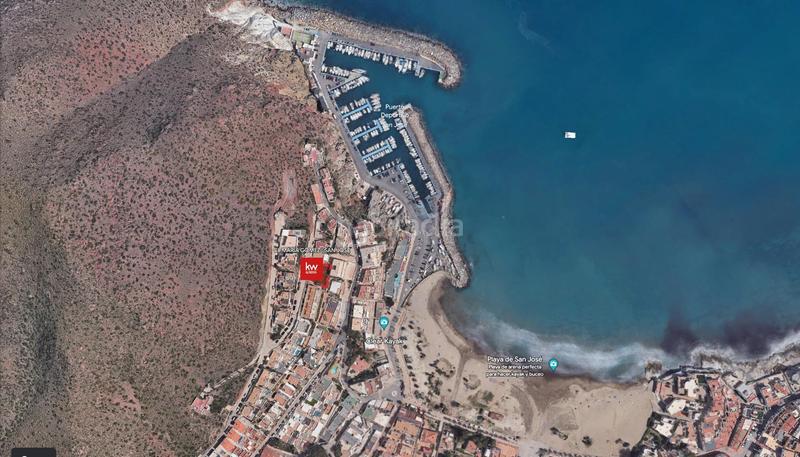 Foto ebc818dd-3f41-43e2-aa59-872ec62b4ee8. Terreno residencial en calle calle maría gómez lujo urbano en el mar de San José parcela y proyecto básico en Níjar