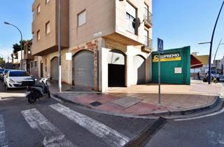 Lloguer Local Comercial  Nijar (alquian). Se alquila local comercial en esquina en el alquian