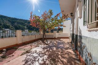 Planta baixa  Calle olvera (guar). Venta de piso en guarros , con terraza independiente! para disfr