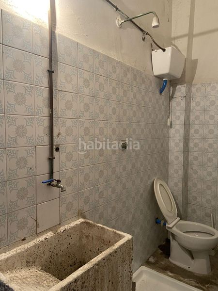 Foto a195ab61-0393-4ea6-8749-c4ea5da22ff8. Alquiler local comercial en carretera nijar esquina calle volatin 94 se alquila local en ctar de nijar en Níjar
