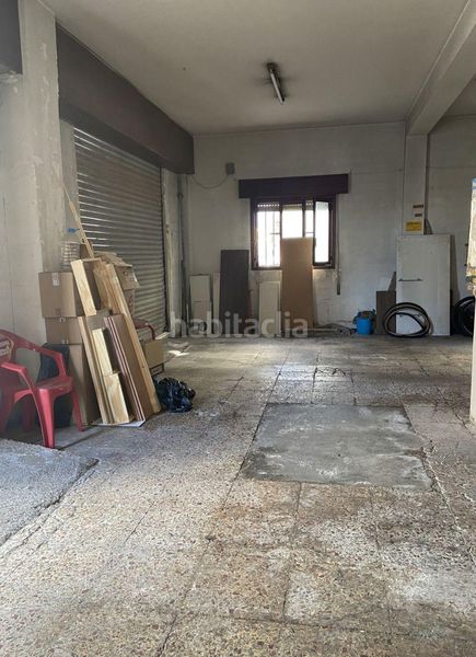 Foto f0a130fb-10c9-4bab-9d23-9399fc71bce2. Alquiler local comercial en carretera nijar esquina calle volatin 94 se alquila local en ctar de nijar en Níjar