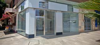 Location Local commercial à Calle javier sanz 12. Local céntrico en alquiler en almería