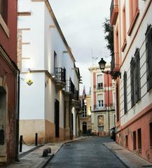 Casa  Calle pedro jover. El embrujo del caso antiguo, se lo ofrece este edificio o casa,