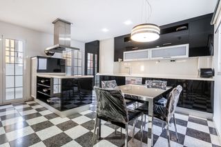 Rent Flat in Calle valero rivera 9. Se alquila ático de 133 m2, dos dormitorios, terraza y parking o