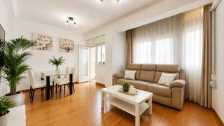 Location Appartement à Calle juan del olmo 20. Alquiler temporal en almería  vivienda reformada de 3 habitacion