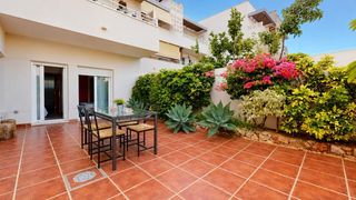 Location Appartement à Avenida jj mm almeria 2005 (ty) 13. Vivienda amueblada de 3 dormitorios en planta baja con  jardín p