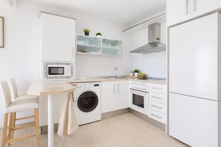 Miete Etagenwohnung  Calle armada española 31. Apartamento con terraza y piscina en roquetas de mar  alquiler p