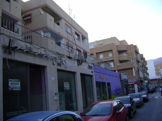 Geschäftsraum in Plaza de la Luz. Local comercial de nueva construcción en venta