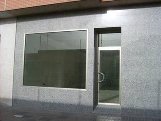 Lloguer Local Comercial a Ejido centro. Local comercial en alquiler en el ejido