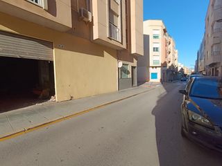 Lloguer Local Comercial a Ejido centro. Local comercial de nueva construcción en alquiler