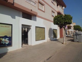 Lloguer Local Comercial a Plaza de la Luz. Local comercial de nueva construcción en alquiler