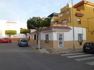 Local commercial à Santa María del Águila. Local comercial de nueva construcci?n en venta