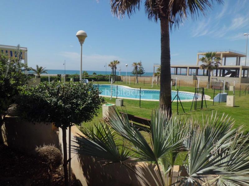 Foto 3084ac0f-9919-484c-8345-08bcd39071ed. Chalet con parcheggio in Almerimar Ejido (El)