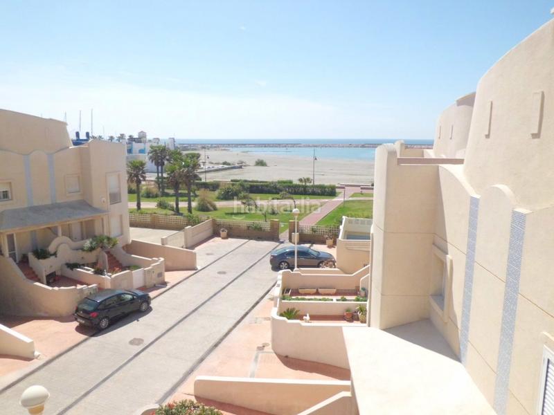 Foto 9fbcd358-eda3-4398-8be8-369050175d97. Chalet con parcheggio in Almerimar Ejido (El)