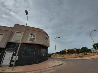Casa a Santo Domingo. Viviendas sobre almacén de nueva construcción en santo domingo