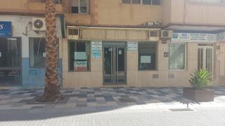 Location Local commercial à Plaza de la Luz. Local en alquiler en el centro de el ejido