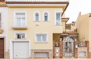 Casa a Berja. Casa en venta en berja situada en pleno centro