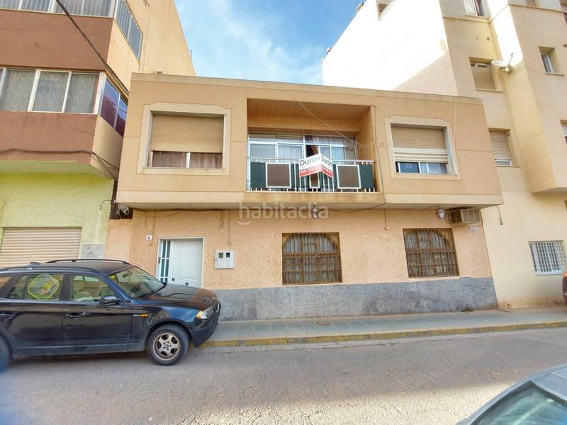 Foto 42af8dd1-4dd3-4ff9-8647-f996ca047c5a. Casa amb aparcament a Ejido centro Ejido (El)