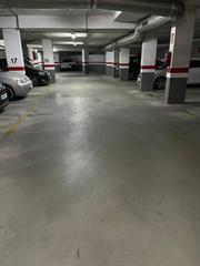 Lloguer Aparcament cotxe a Santo Domingo. Garaje en alquiler zona santo domingo