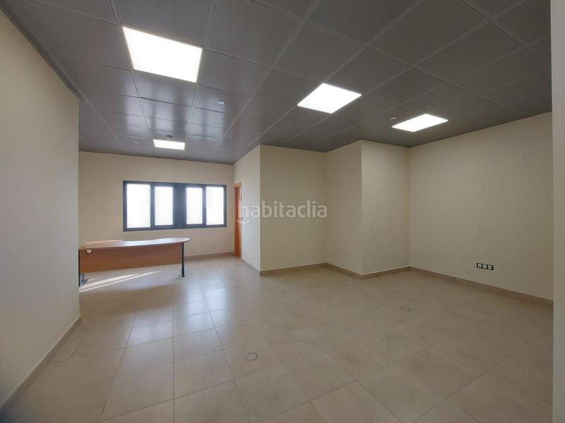 Foto 7a11505e-0905-45cf-b22e-64af3f8c0186. Oficina amb aparcament a Almerimar Ejido (El)